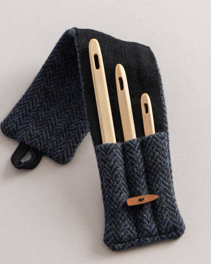 Q&C Wooden Nalbinding Needles and Case