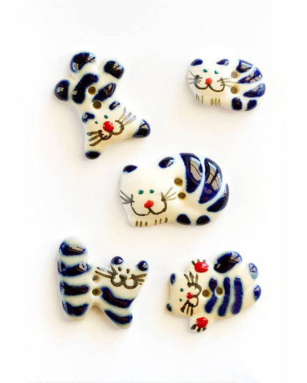 IB Novelty Buttons - Medium Size 5 Piece Sets