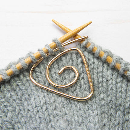 Triangle Spiral Cable Needle | Knitting Notions Tools