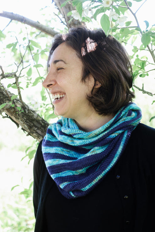 Diminishing Colors Cowl Kit - Mary Ann Sock