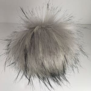 Pom Pom with Snap-Luxury Faux Fur