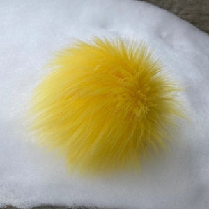 Pom Pom with Snap-Luxury Faux Fur