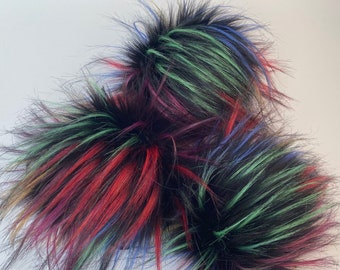 Pom Pom with Snap-Luxury Faux Fur